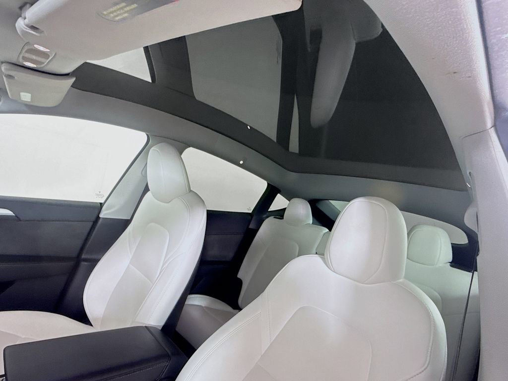 Used 2024 Tesla Model Y Long Range image 23