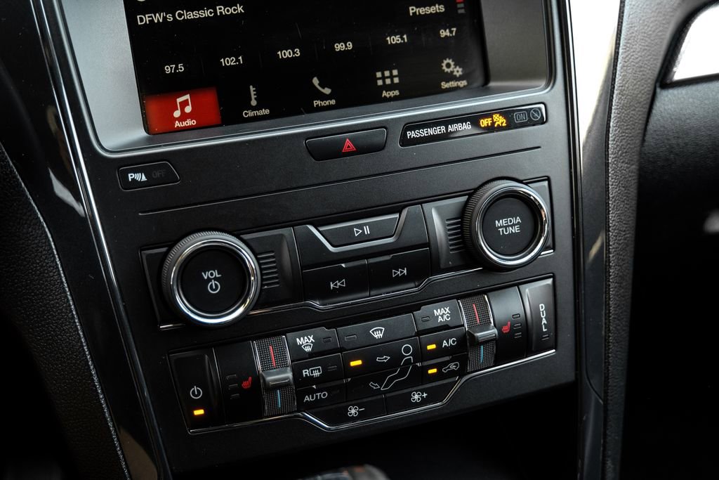 Used 2018 Ford Explorer XLT w/ Equipment Group 202A FWD image 34