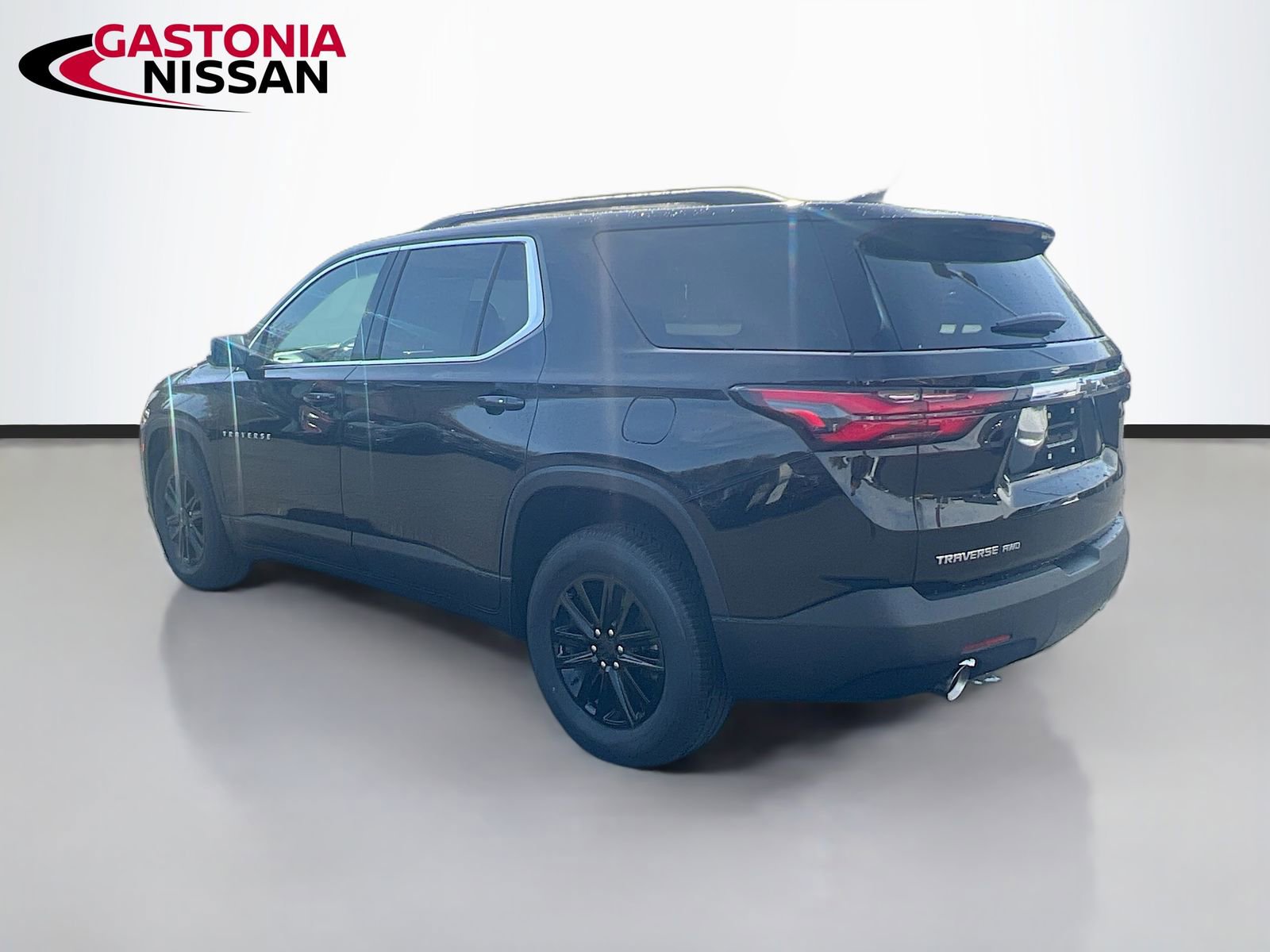 Used 2023 Chevrolet Traverse LT w/ LPO, Floor Liner Package image 6