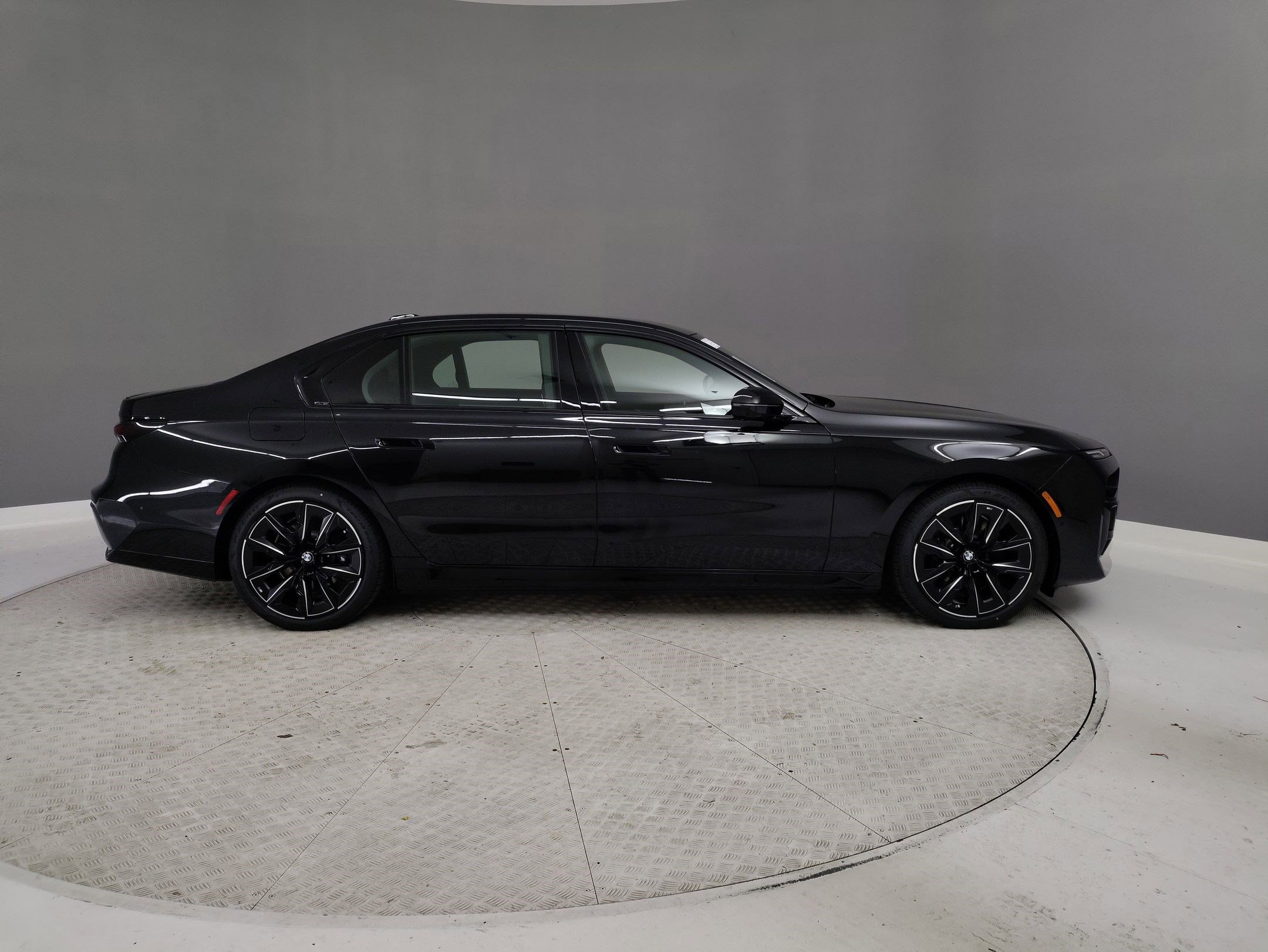 New 2025 BMW i7 xDrive60 w/ Premium Package image 5