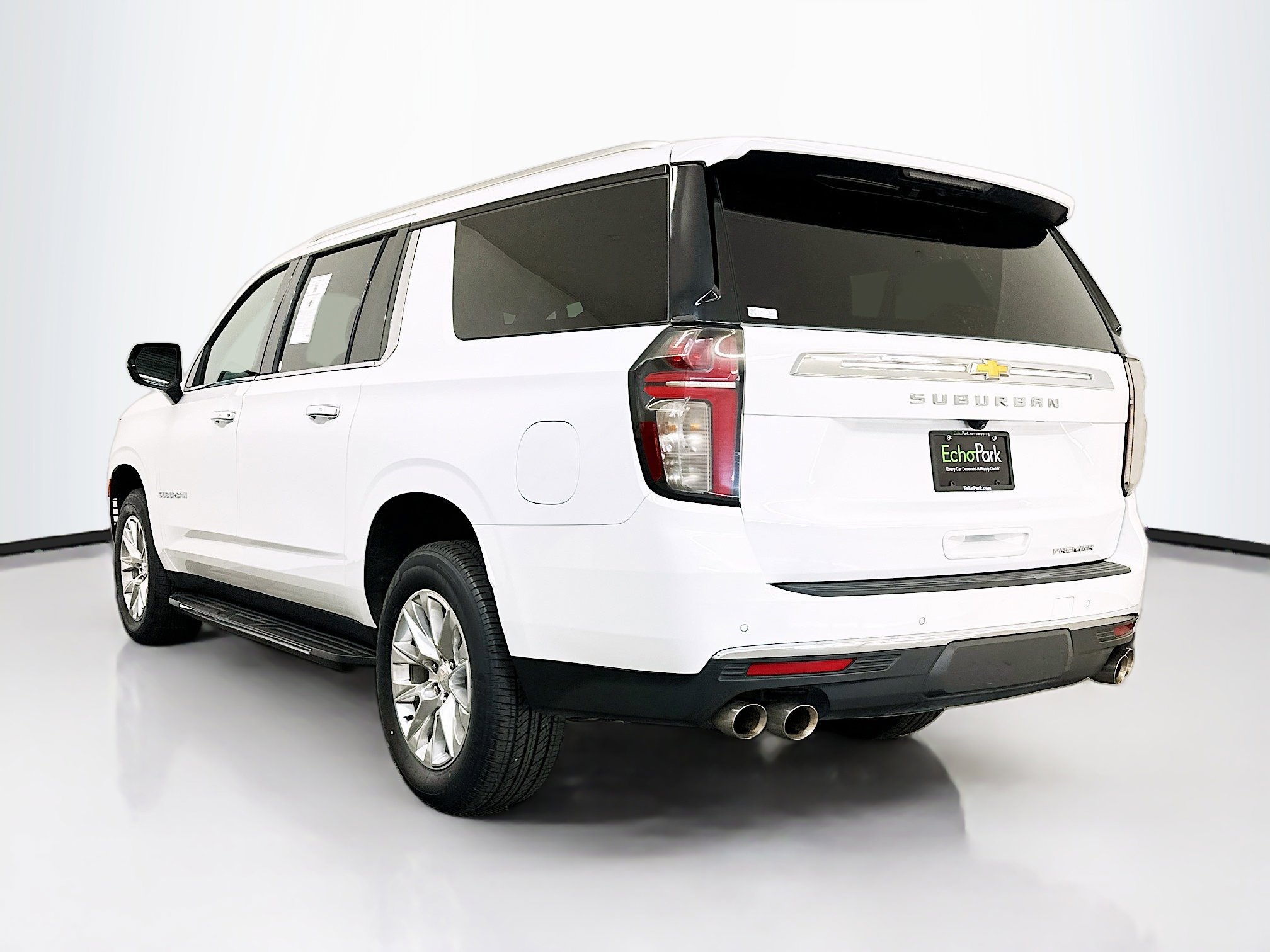 Used 2023 Chevrolet Suburban Premier image 5