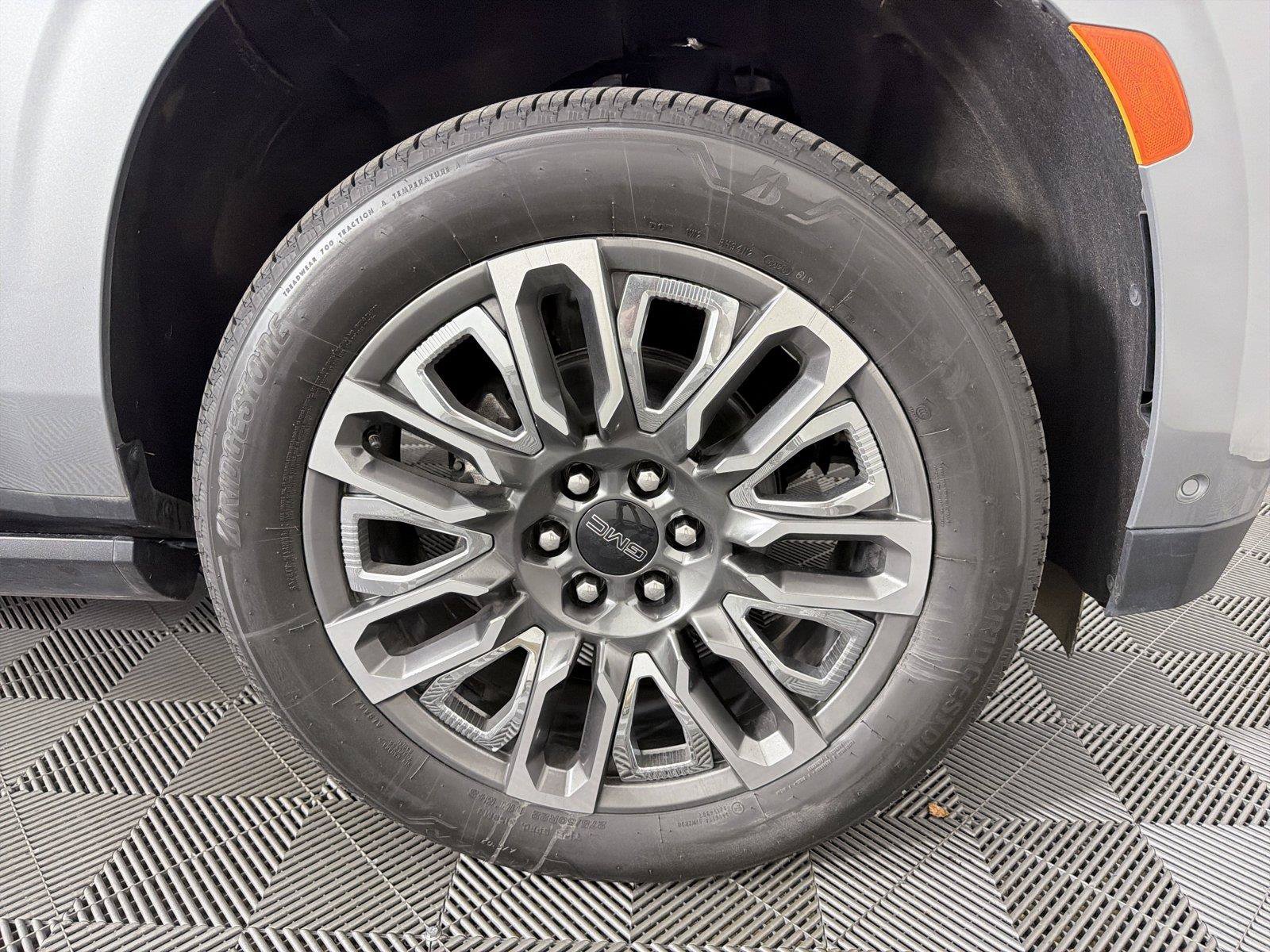 Certified 2024 GMC Yukon Denali Ultimate AWD/4WD image 10