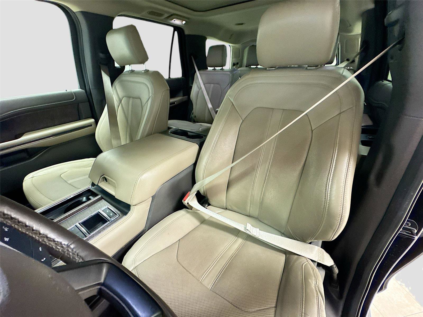 Used 2019 Ford Expedition Limited w/ Equipment Group 302A RWD image 22