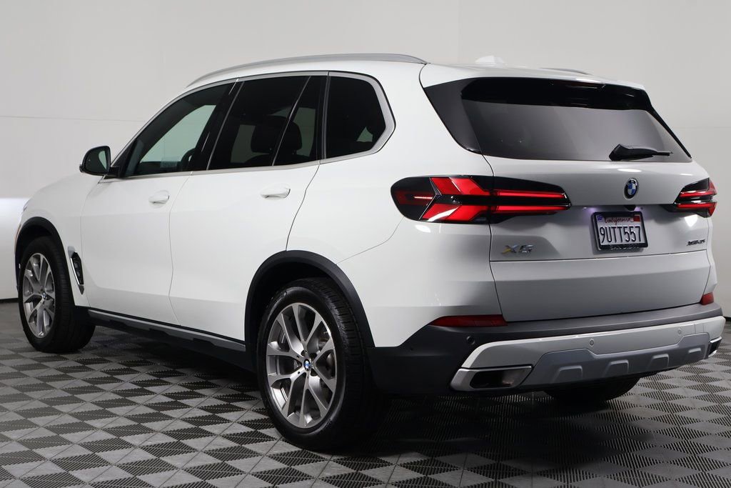 Certified 2026 BMW X5 xDrive40i w/ Premium Package AWD/4WD image 6
