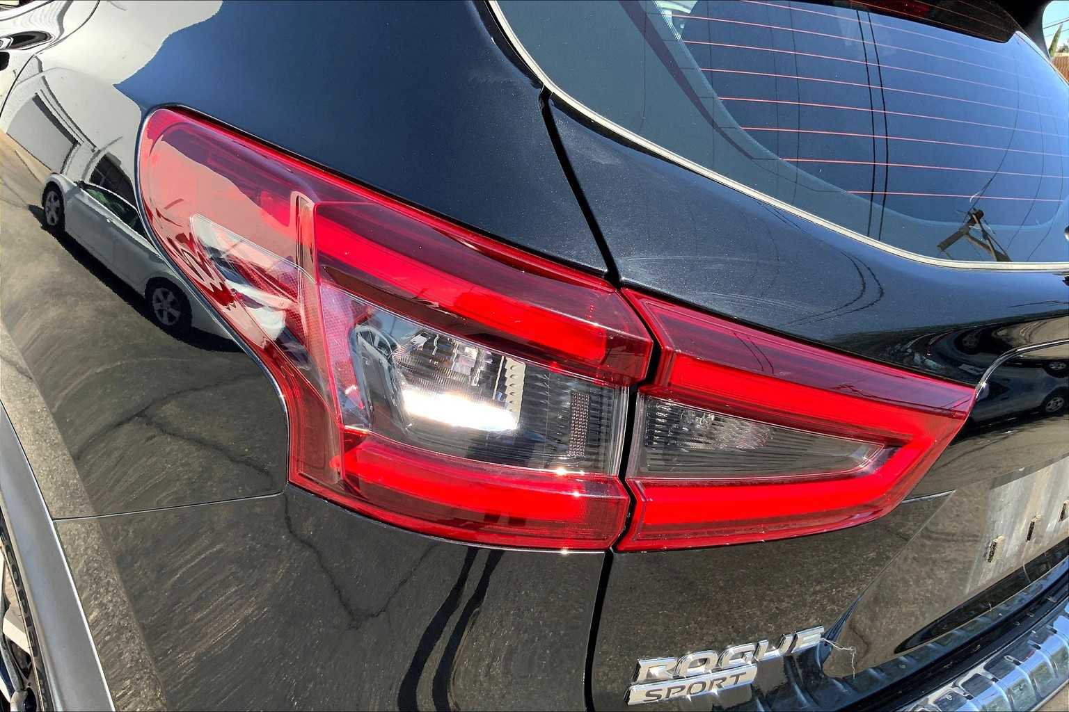 Used 2022 Nissan Rogue Sport SL image 51