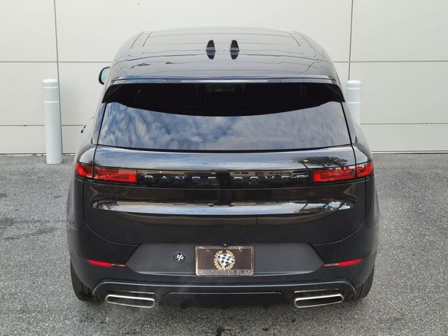 Used 2025 Land Rover Range Rover Sport SE image 11