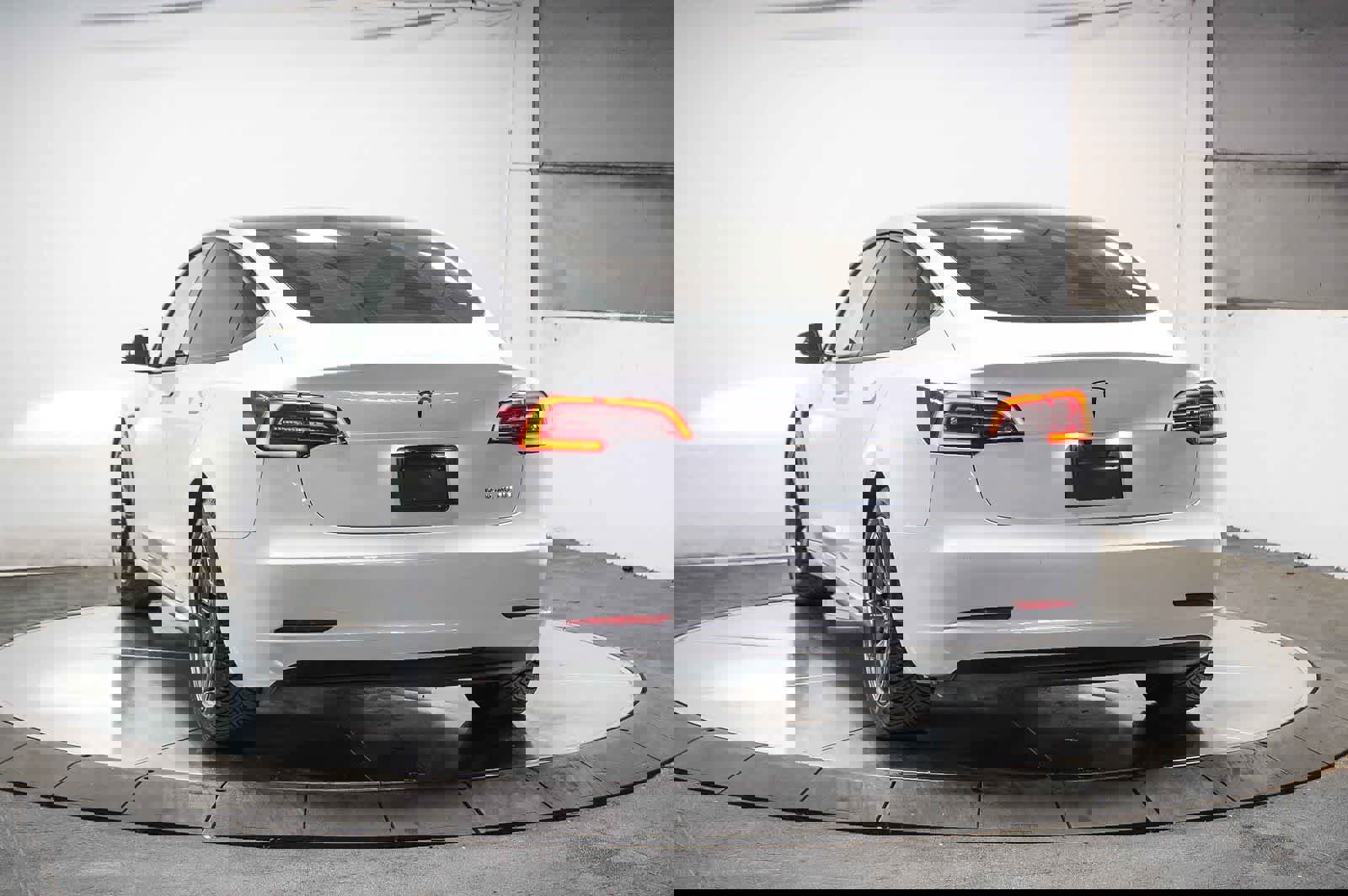 Used 2021 Tesla Model 3 Long Range image 4