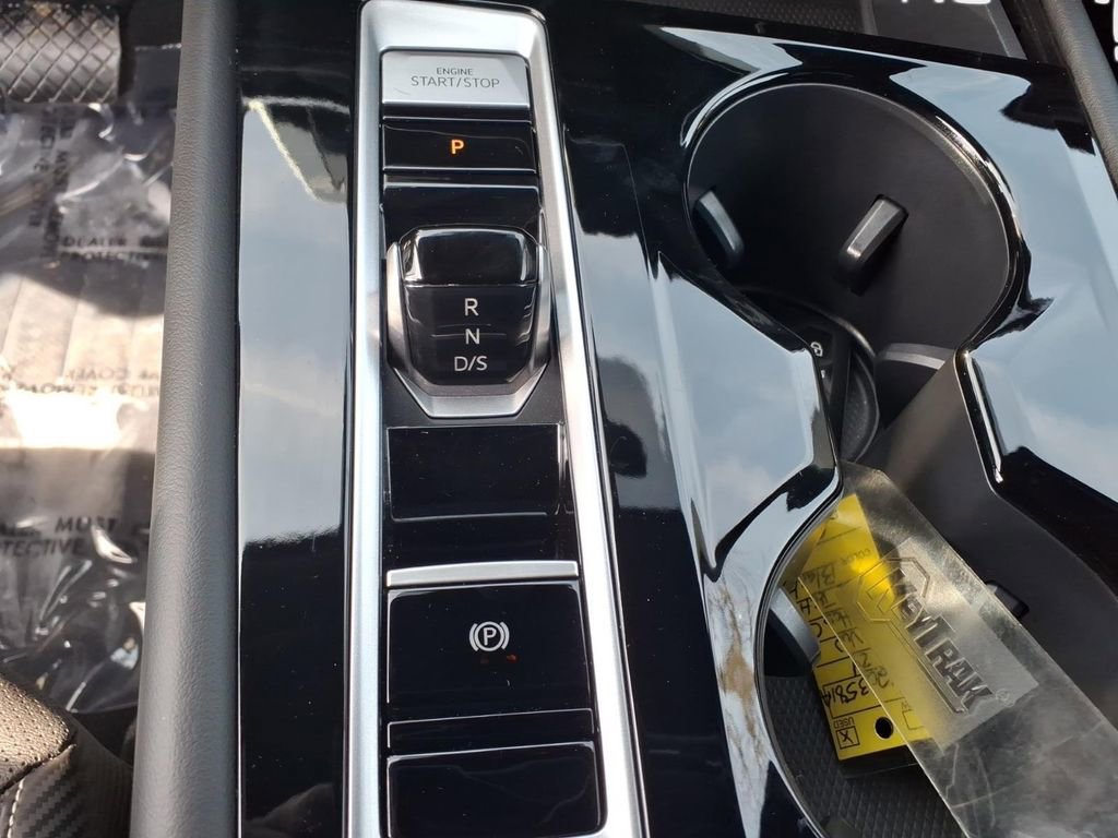 Used 2024 Volkswagen Atlas Cross Sport SE image 28