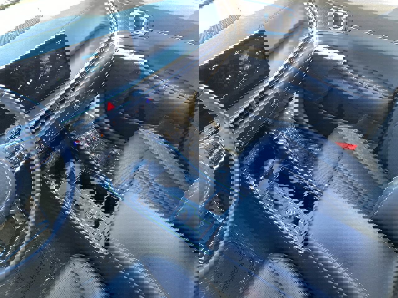 Used 2024 Kia Sorento S image 21