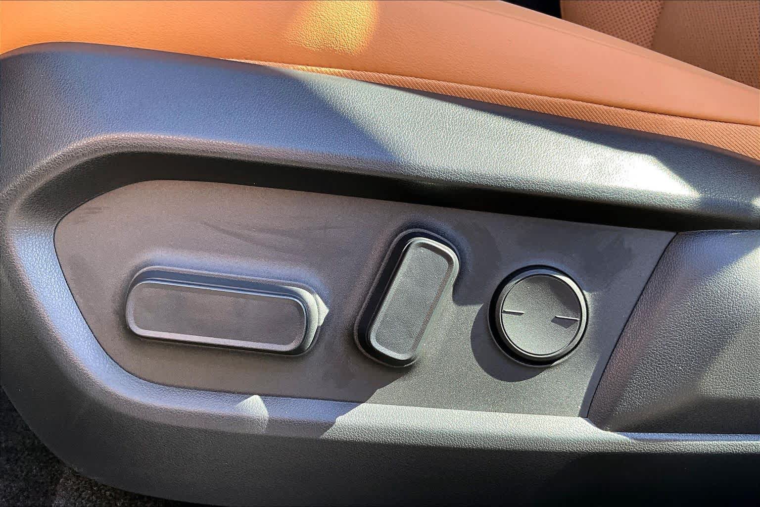 New 2026 Lexus ES 350e w/ Convenience Package FWD image 15