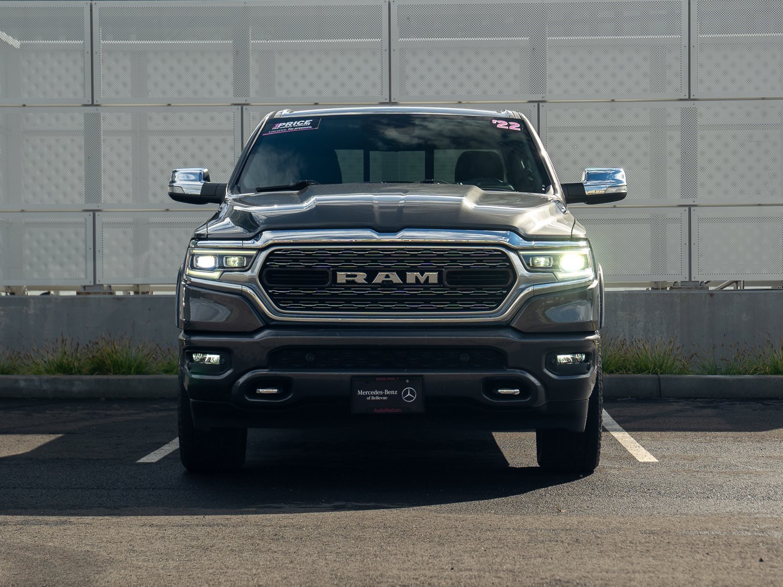 Used 2022 RAM 1500 Limited AWD/4WD image 2