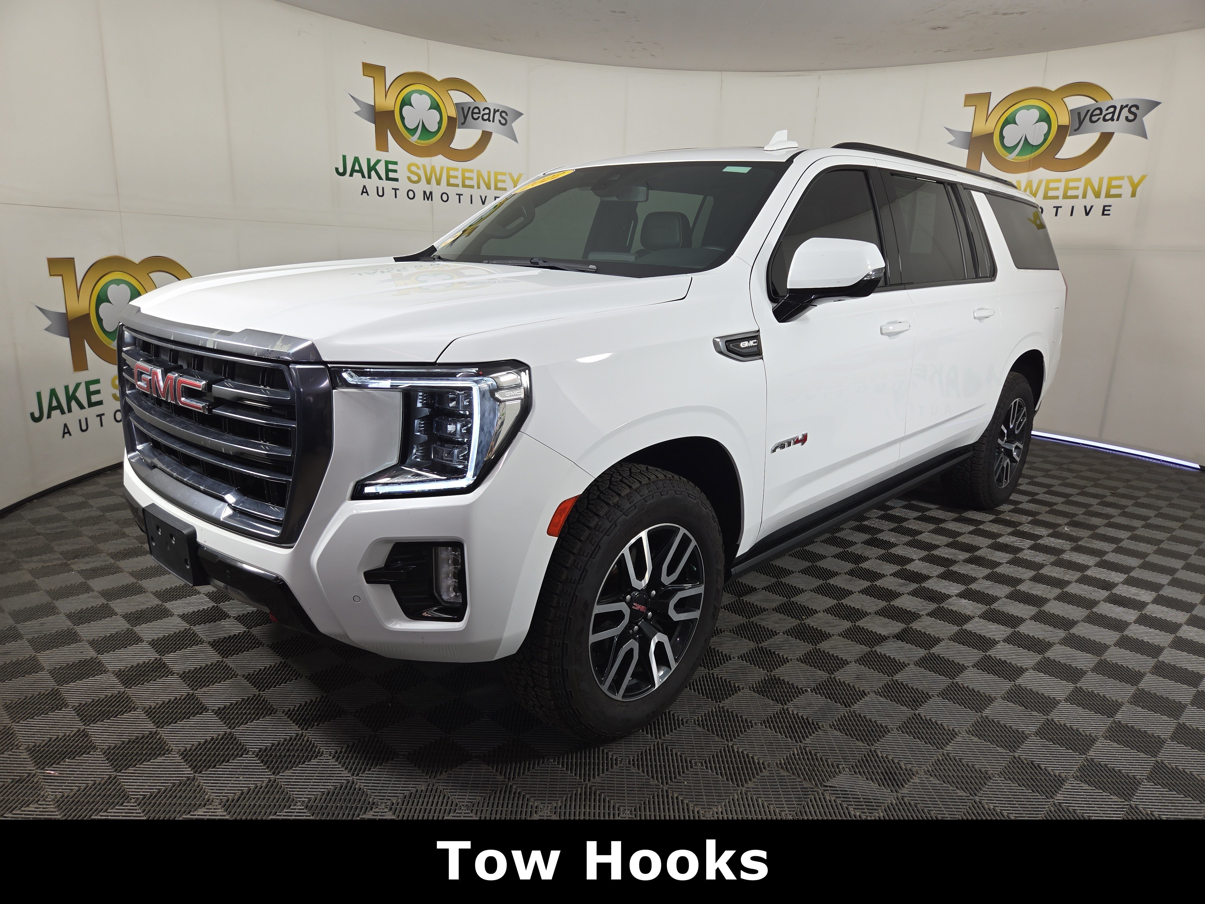 Used 2022 GMC Yukon XL AT4 AWD/4WD image 3