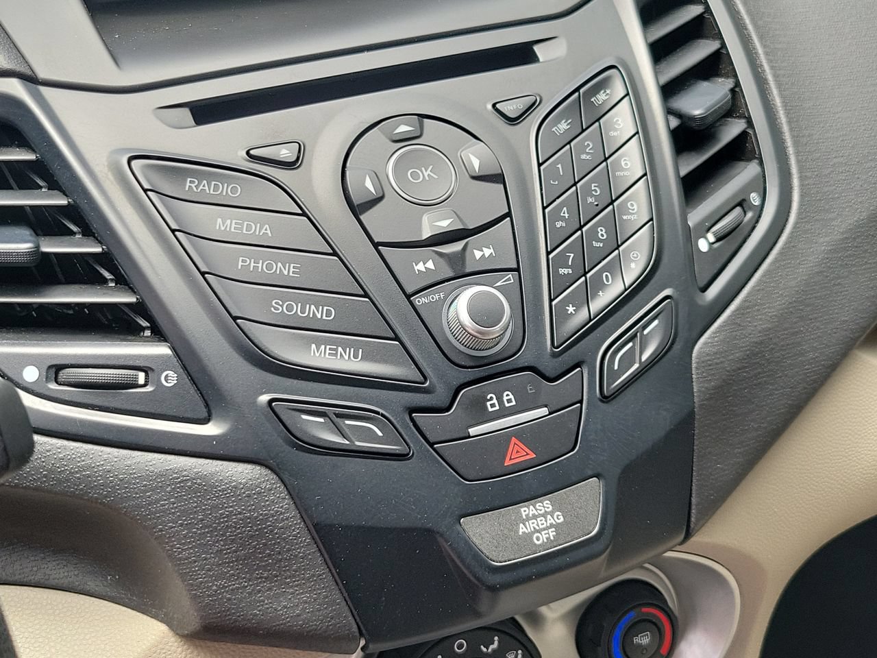 Used 2018 Ford Fiesta SE FWD image 26