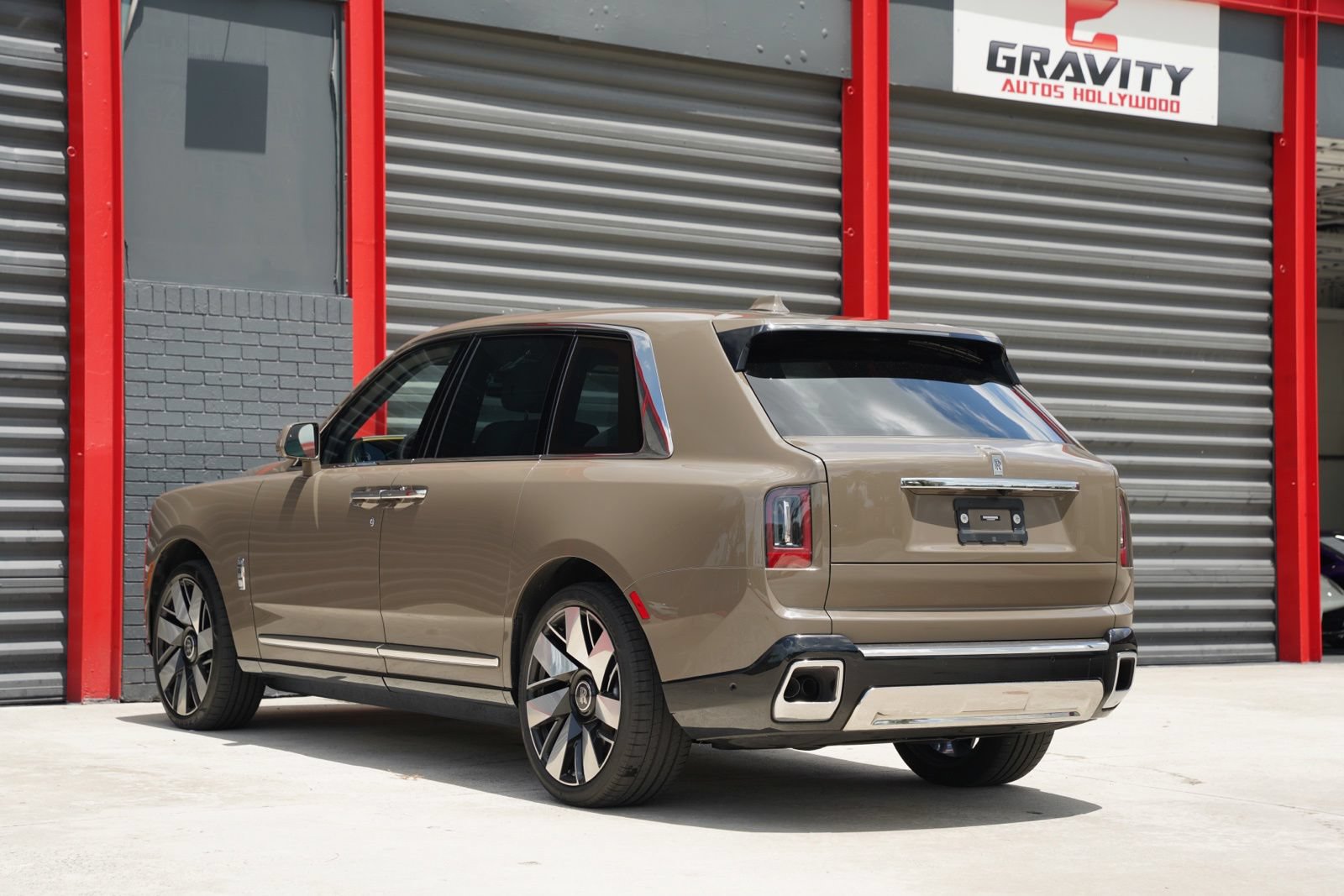 Used 2025 Rolls-Royce Cullinan AWD/4WD image 11