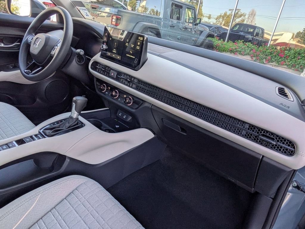 Certified 2026 Honda HR-V LX image 22