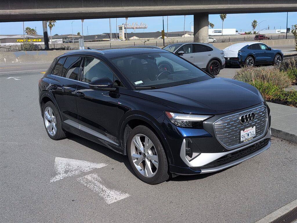 Used 2023 Audi Q4 e-tron Premium Plus w/ Premium Plus AWD/4WD image 4