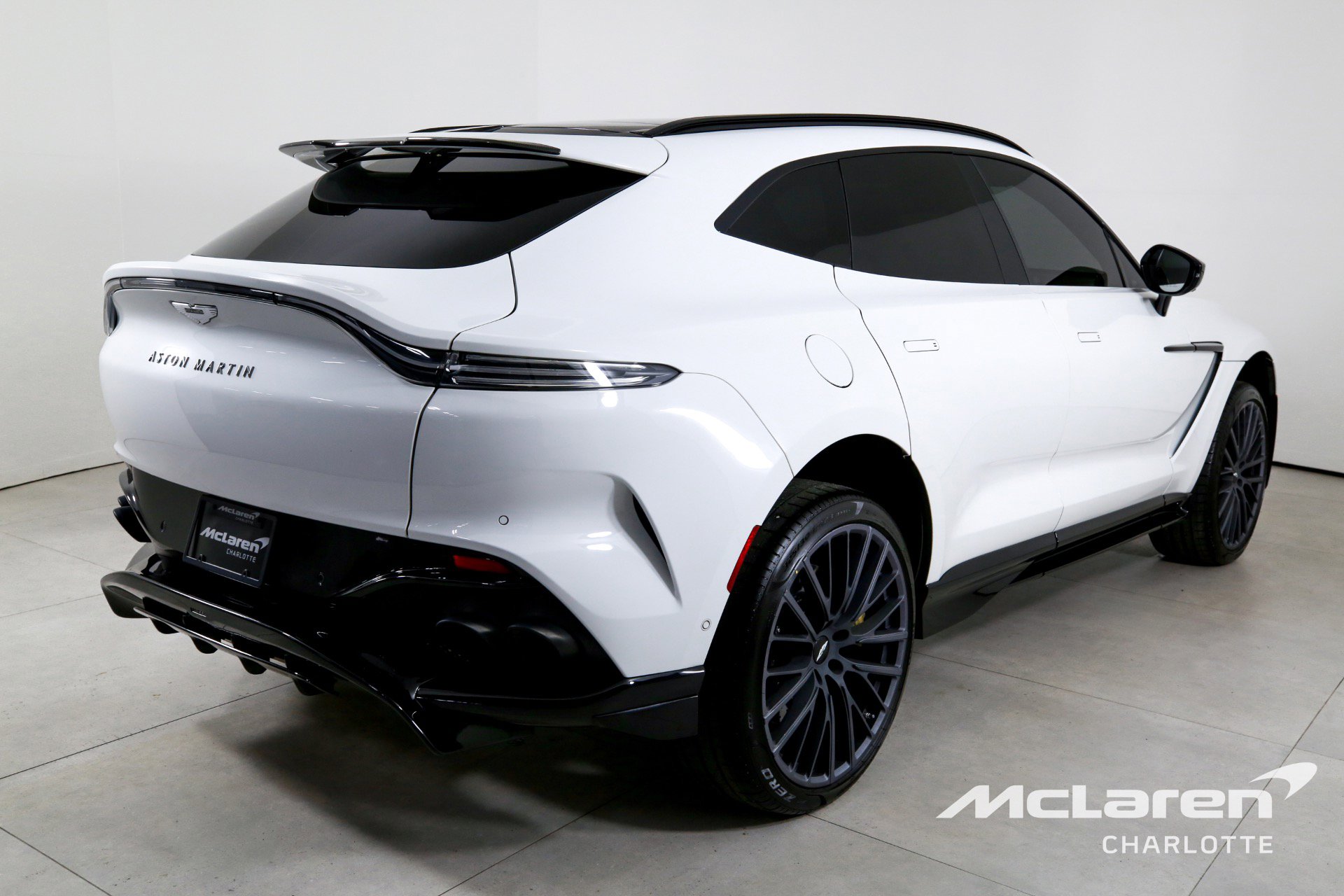 Used 2023 Aston Martin DBX 707 image 8