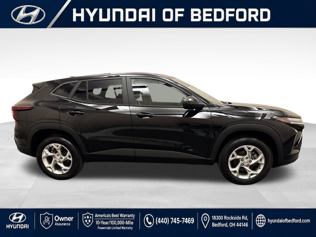 Used 2024 Chevrolet Trax LS w/ LS Convenience Package FWD image 4