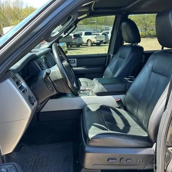 Used 2017 Ford Expedition Limited AWD/4WD image 22