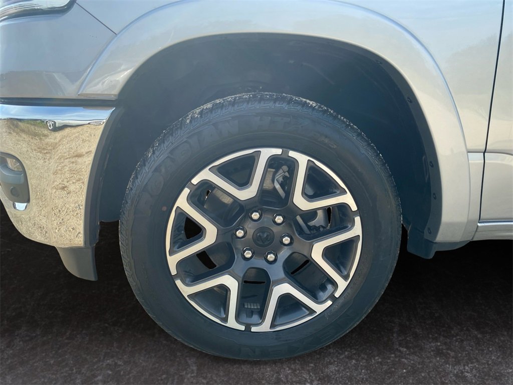 Used 2025 RAM 1500 Laramie image 14