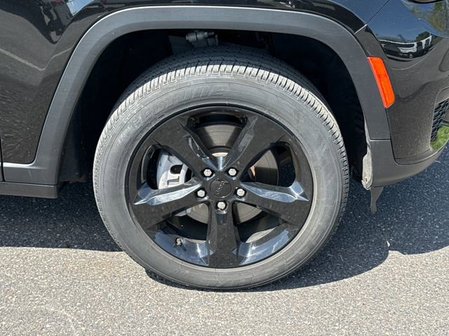 Used 2024 Jeep Grand Cherokee L Altitude AWD/4WD image 11