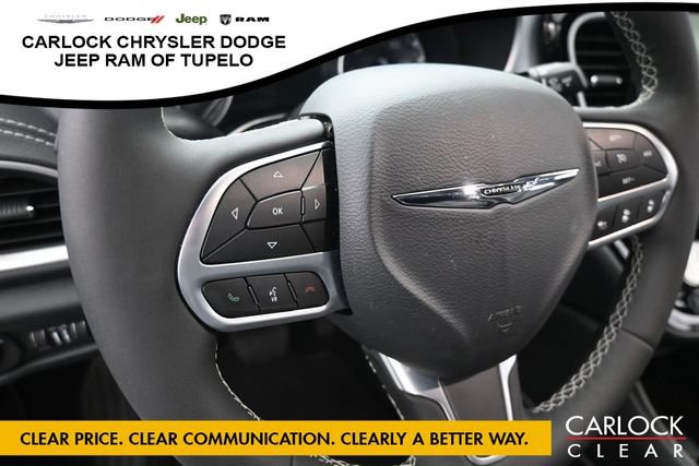 Used 2026 Chrysler Pacifica Limited FWD image 17