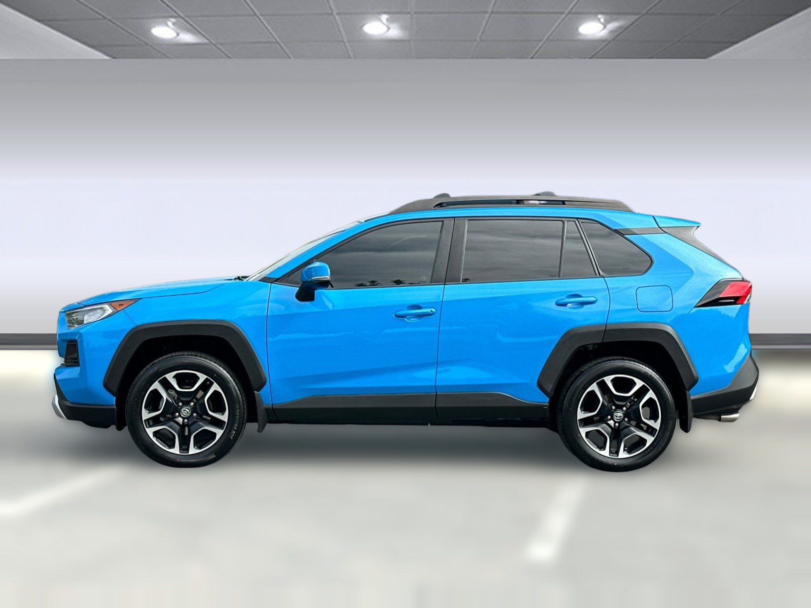 Used 2019 Toyota RAV4 Adventure AWD/4WD image 2