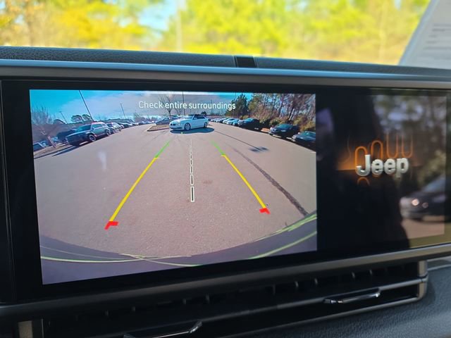 Used 2025 Jeep Wrangler Sport image 33