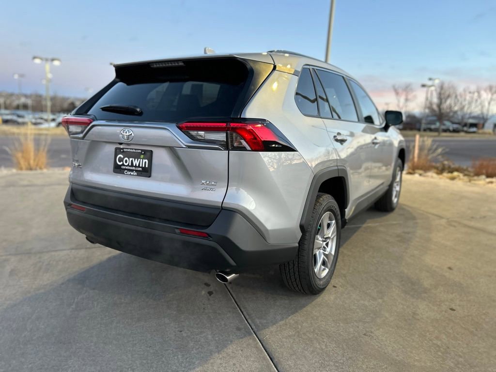 Used 2025 Toyota RAV4 XLE image 8