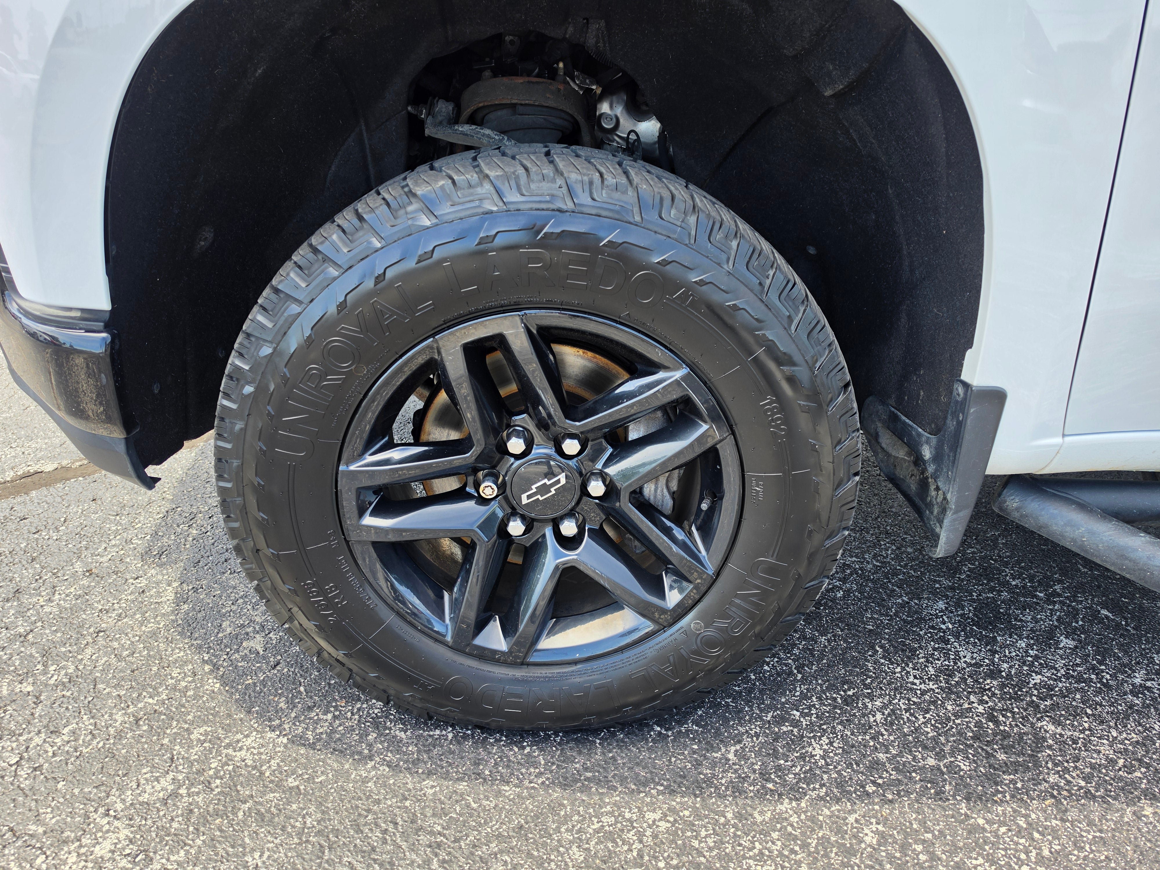 Used 2019 Chevrolet Silverado 1500 LT Trail Boss AWD/4WD image 12