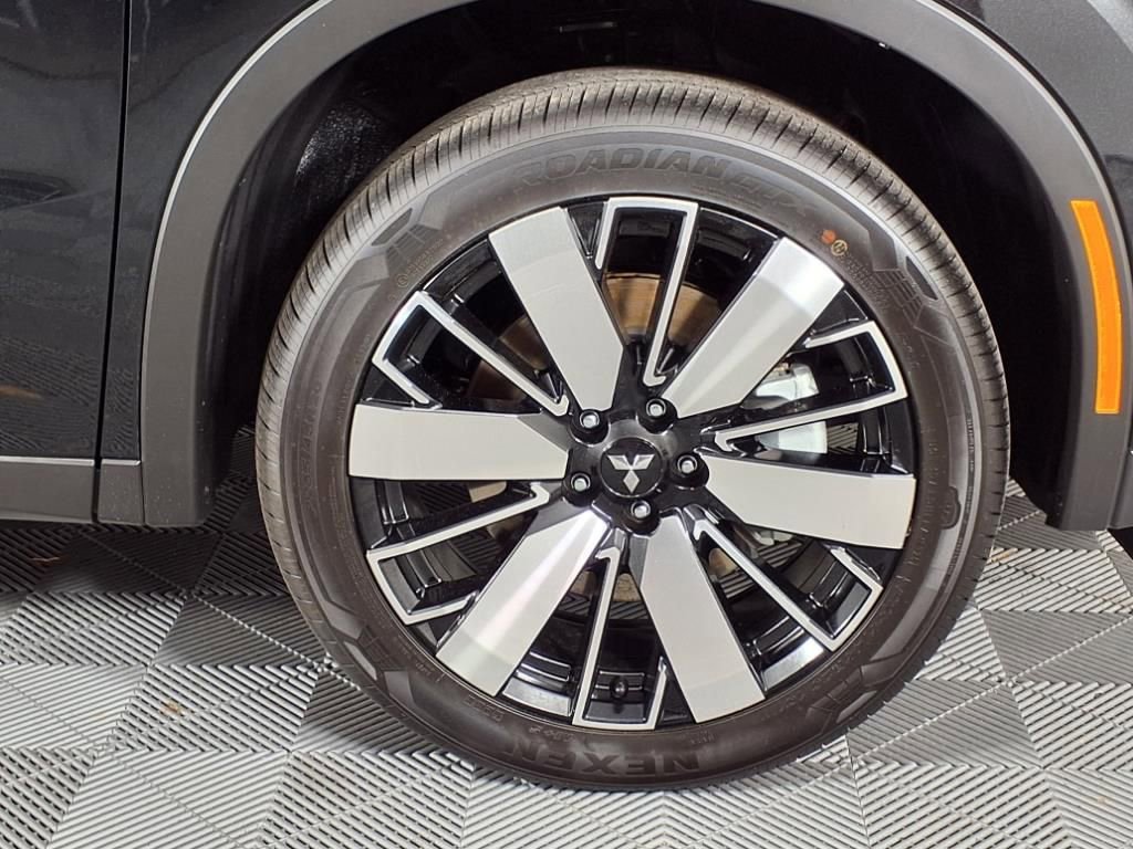 Used 2025 Mitsubishi Outlander SE FWD image 28