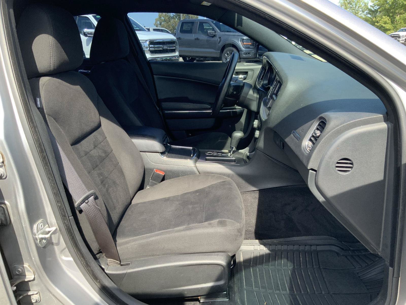 Used 2014 Dodge Charger SE RWD image 42