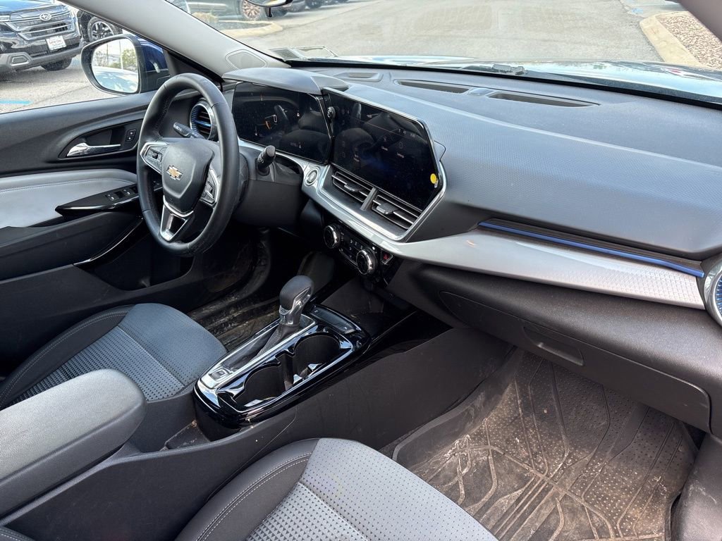 Used 2024 Chevrolet Trax LT w/ Driver Confidence Package image 7