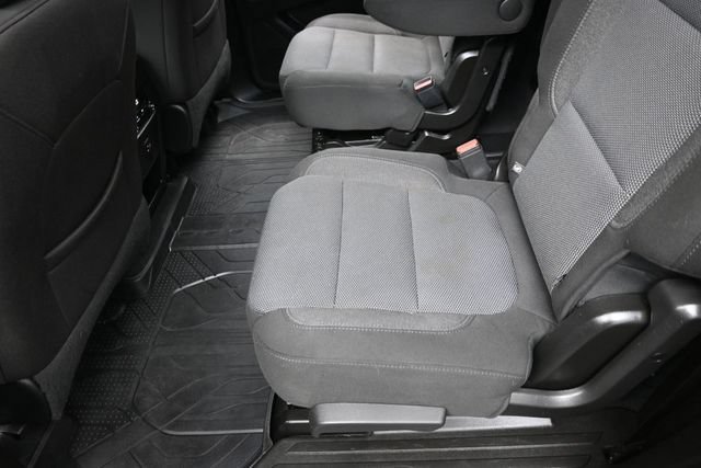 Used 2023 Chevrolet Traverse LT FWD image 17