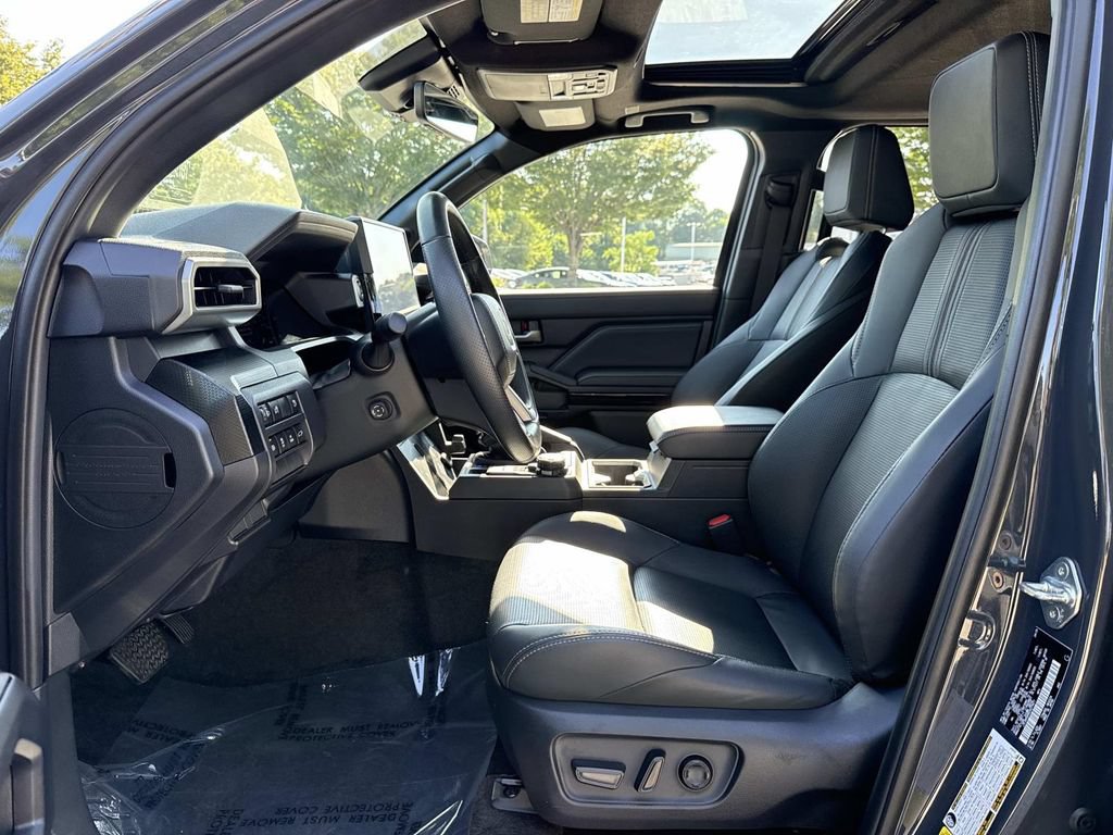 Used 2025 Toyota 4Runner Limited AWD/4WD image 18