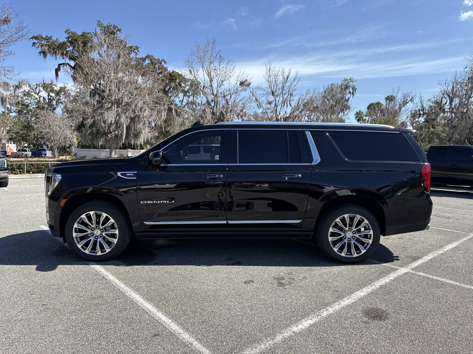 Used 2022 GMC Yukon XL Denali w/ Denali Ultimate Package image 6