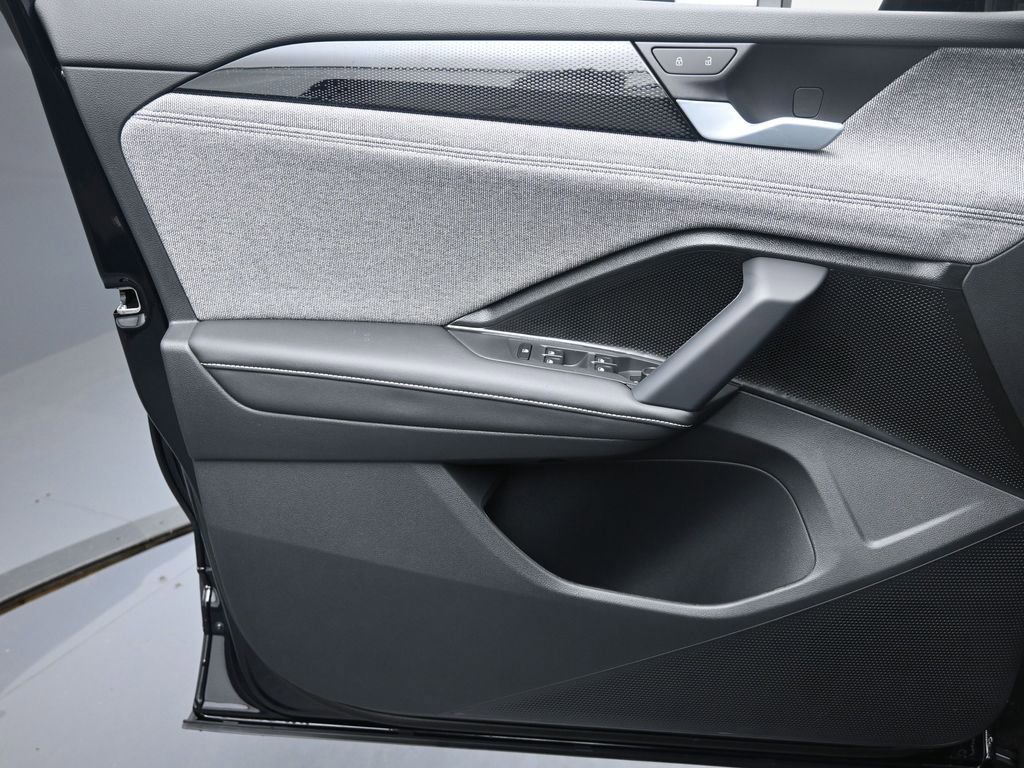 New 2026 Volkswagen Tiguan S FWD image 19
