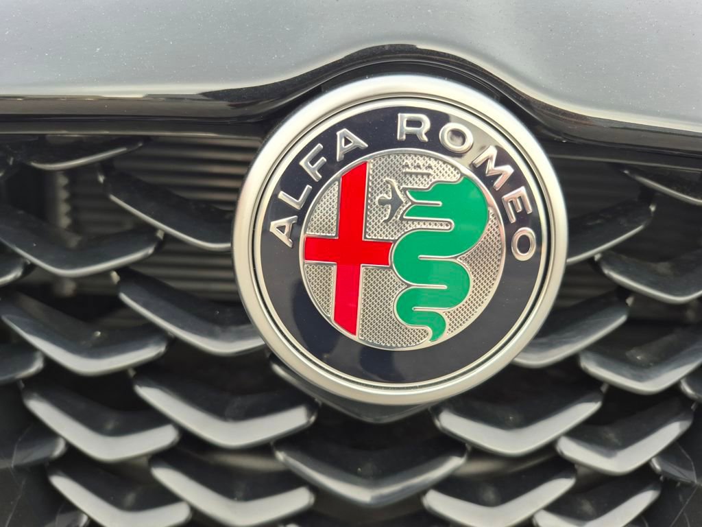 New 2025 Alfa Romeo Giulia AWD w/ Driving Assist Package image 9