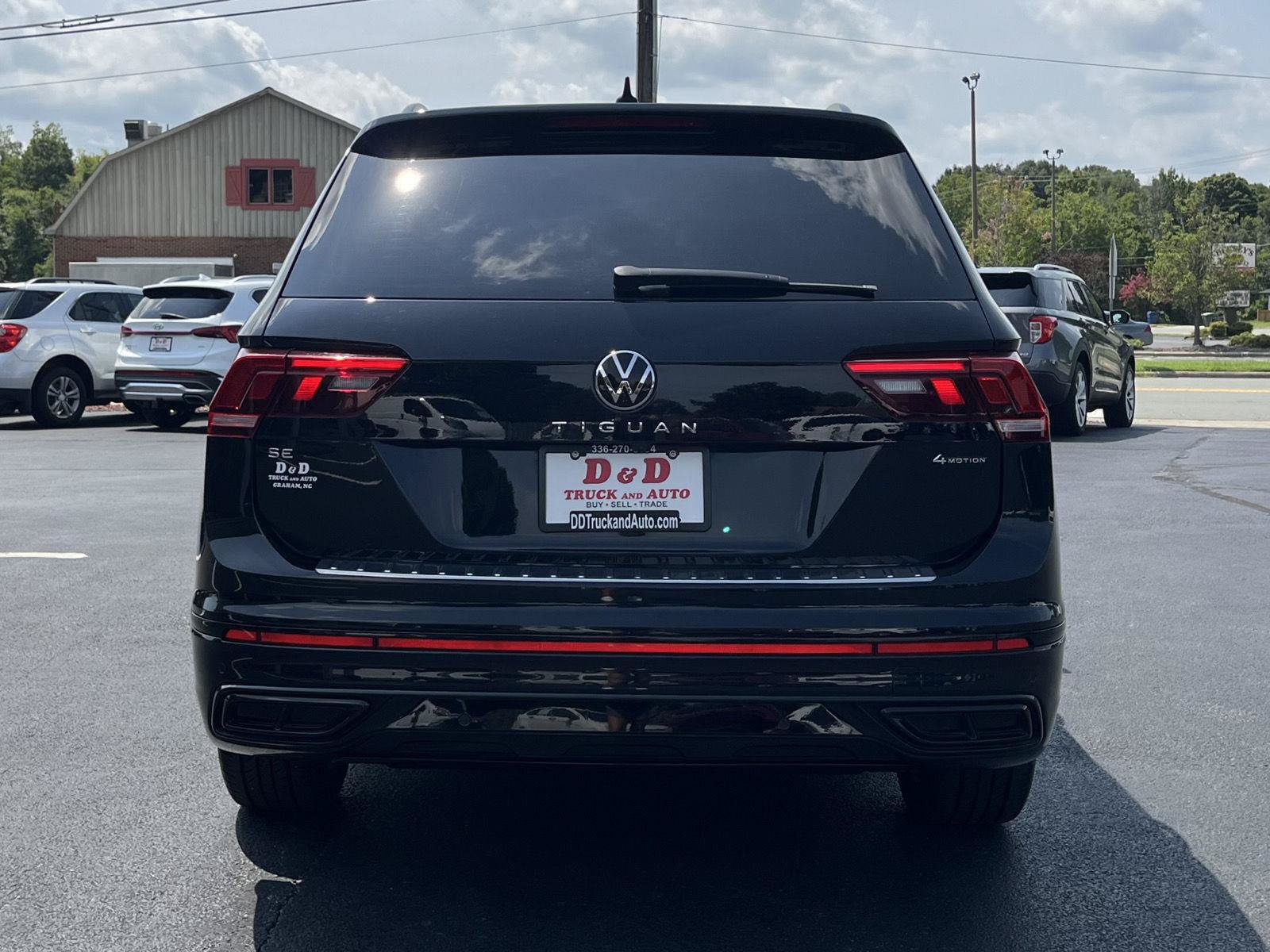 Used 2022 Volkswagen Tiguan SE R-Line AWD/4WD image 42