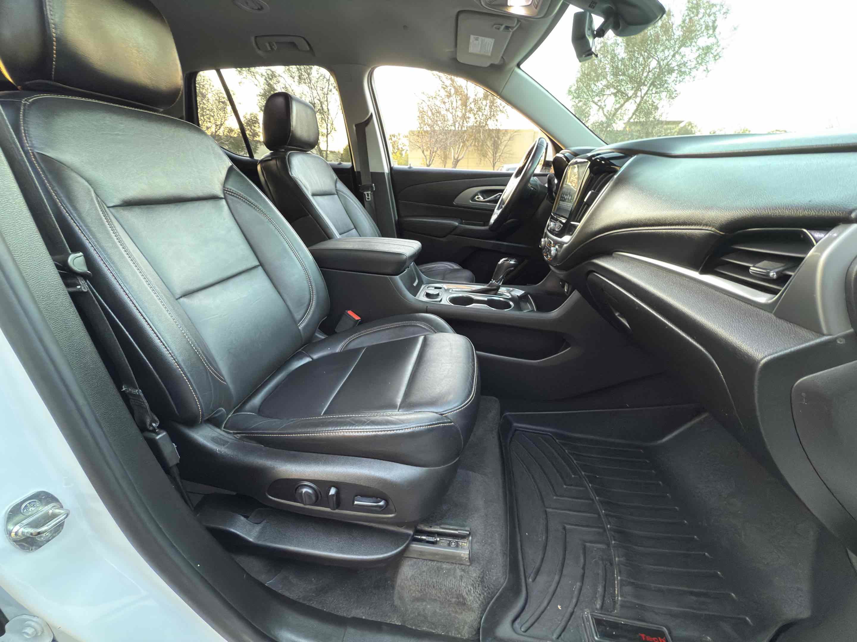 Used 2019 Chevrolet Traverse LT w/ LT Premium Package image 56