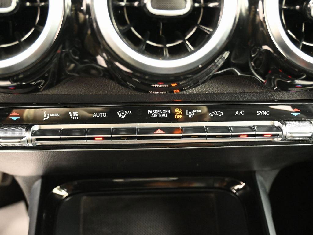 Used 2022 Mercedes-Benz GLB 250 w/ Premium Package Lite image 32