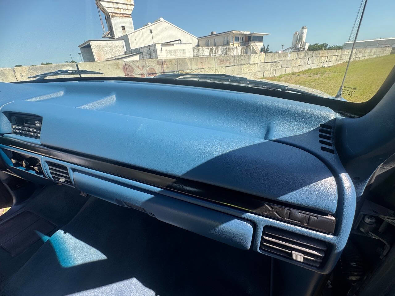 Used 1995 Ford Bronco XLT image 82