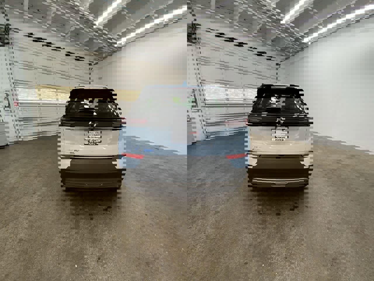 Used 2023 Chevrolet Bolt EUV LT image 5