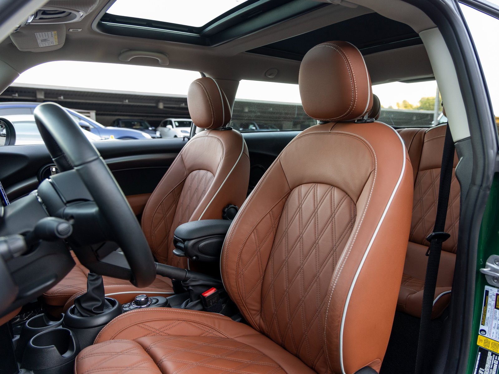 Used 2023 MINI Cooper 2-Door Hardtop w/ Signature Upholstery Package image 5