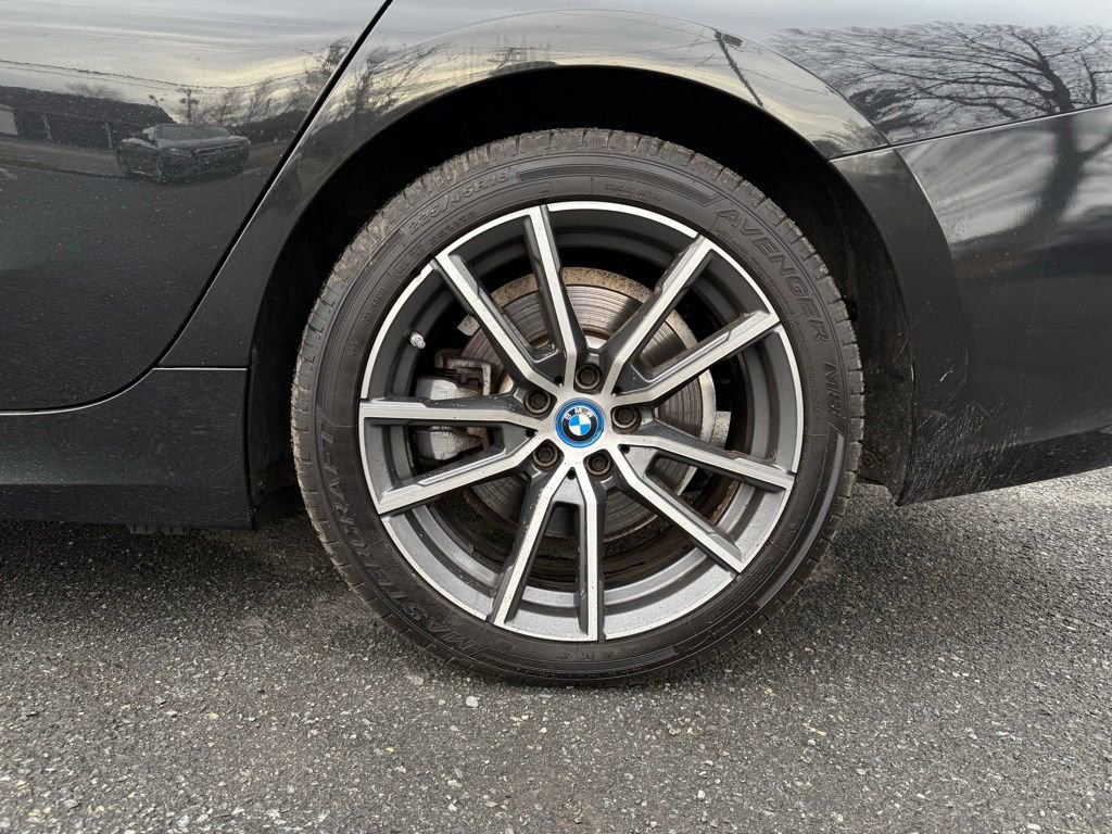 Used 2022 BMW 330e xDrive image 18