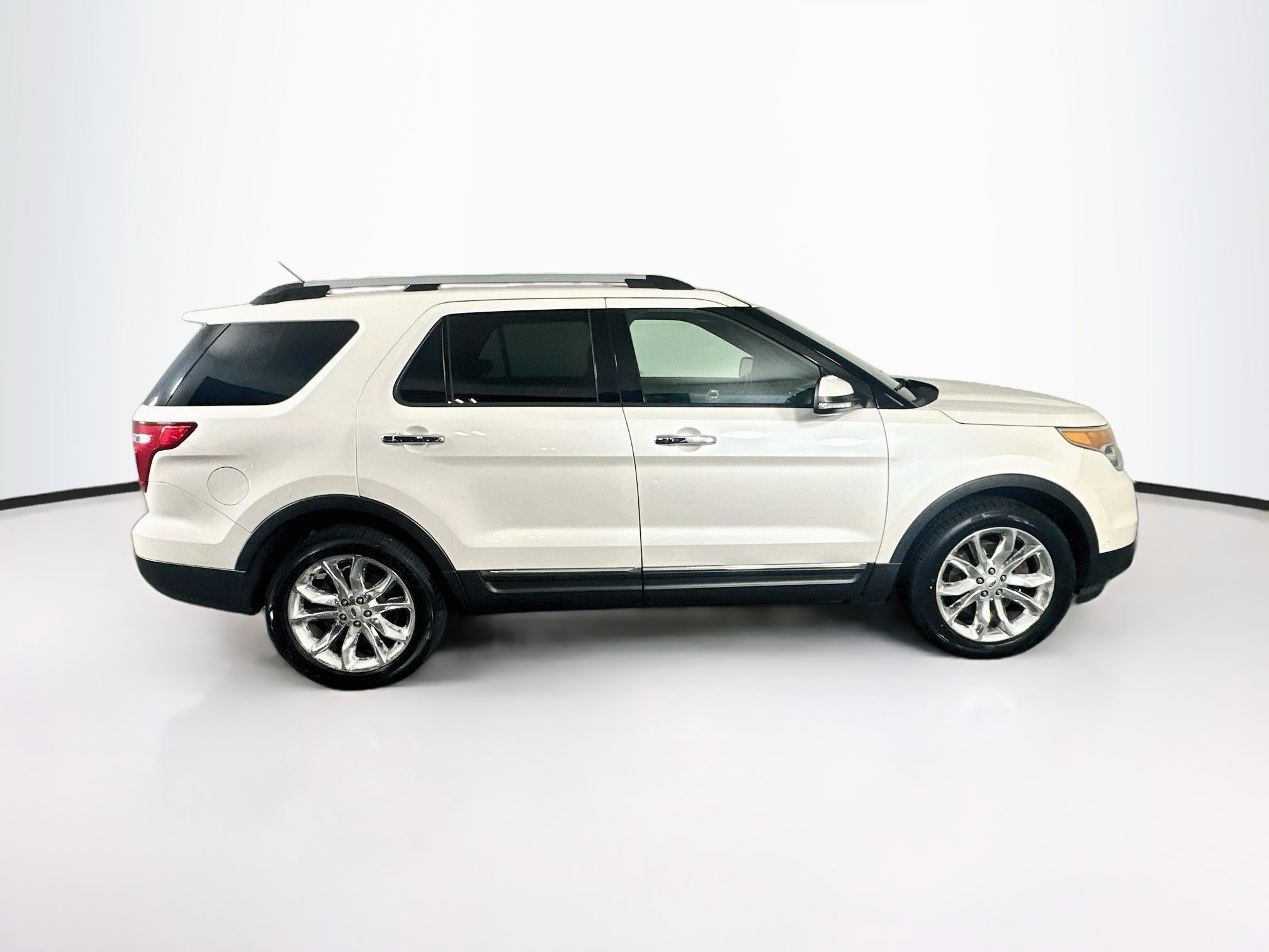 Used 2015 Ford Explorer Limited w/ Equipment Group 302A FWD image 10