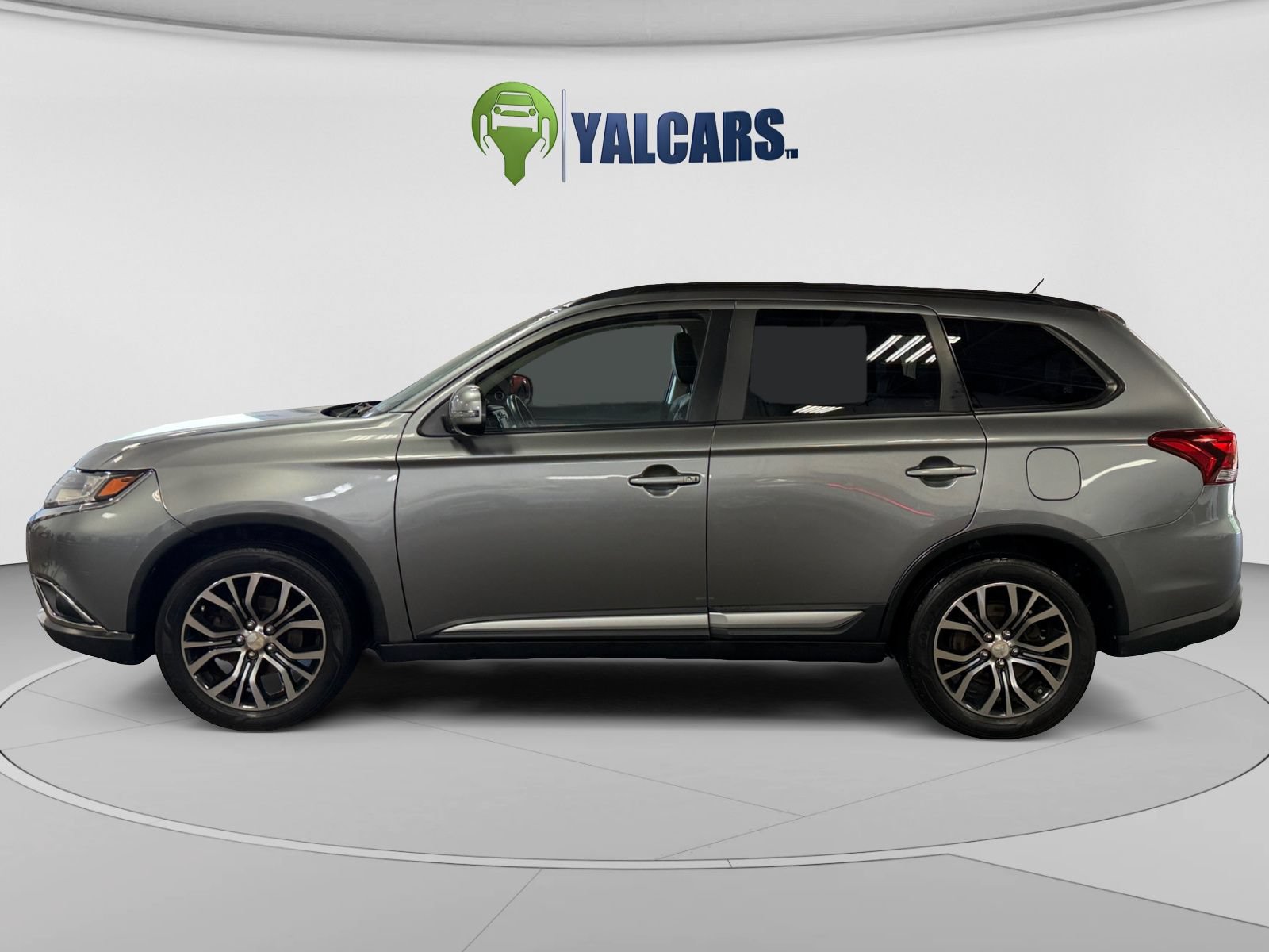 Used 2016 Mitsubishi Outlander SE AWD/4WD image 2