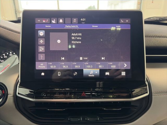 Used 2024 Jeep Compass Limited w/ Sun and Sound Group image 21