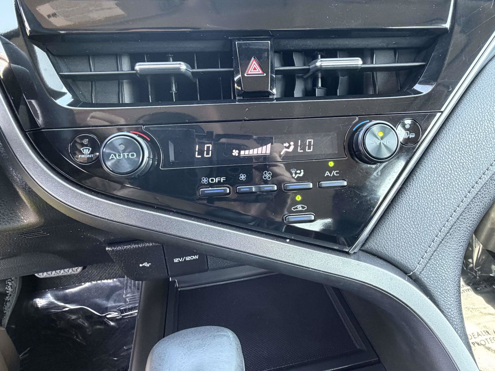 Used 2024 Toyota Camry SE FWD image 10