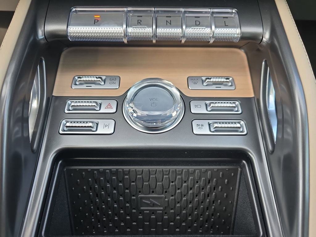 New 2025 Lincoln Nautilus Reserve image 18